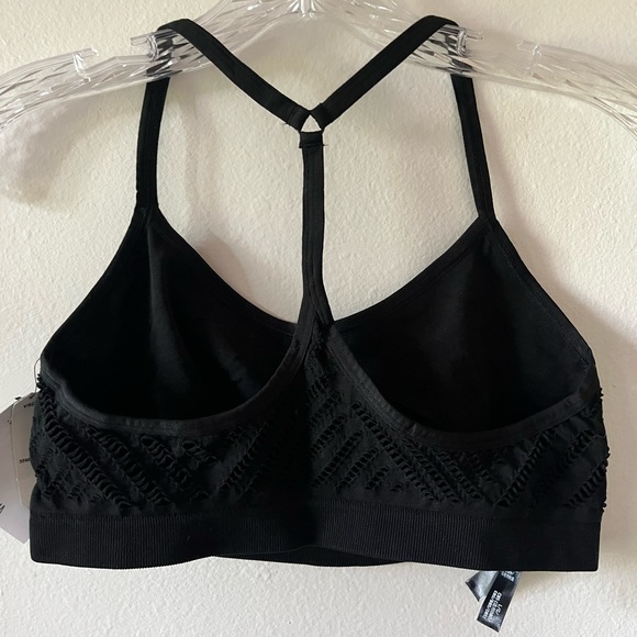 Victoria’s Secret Sport Sports Bra, Size Large, unique cut outs. - Picture 2 of 4